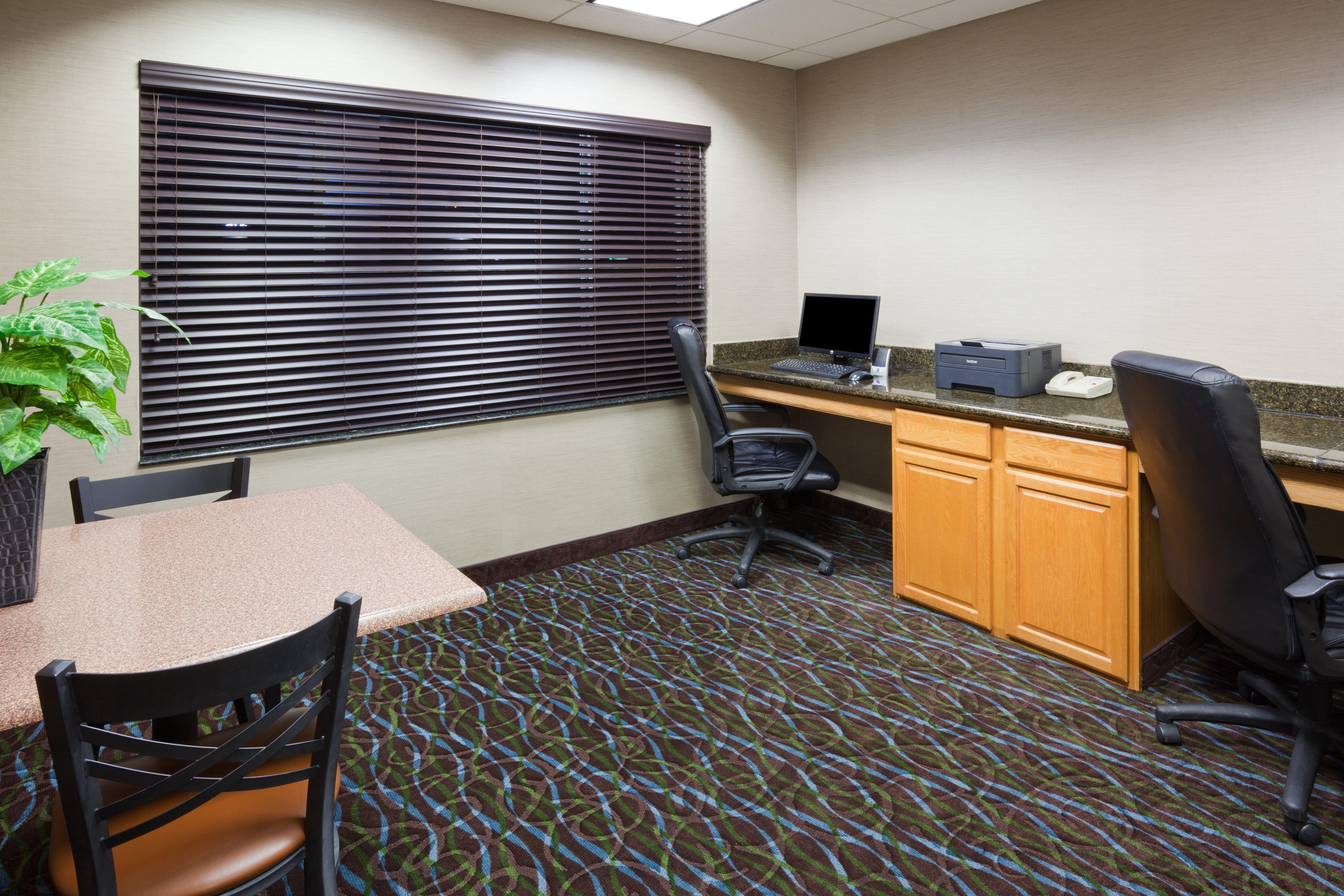 Holiday Inn Express & Suites Aberdeen By Ihg Ngoại thất bức ảnh