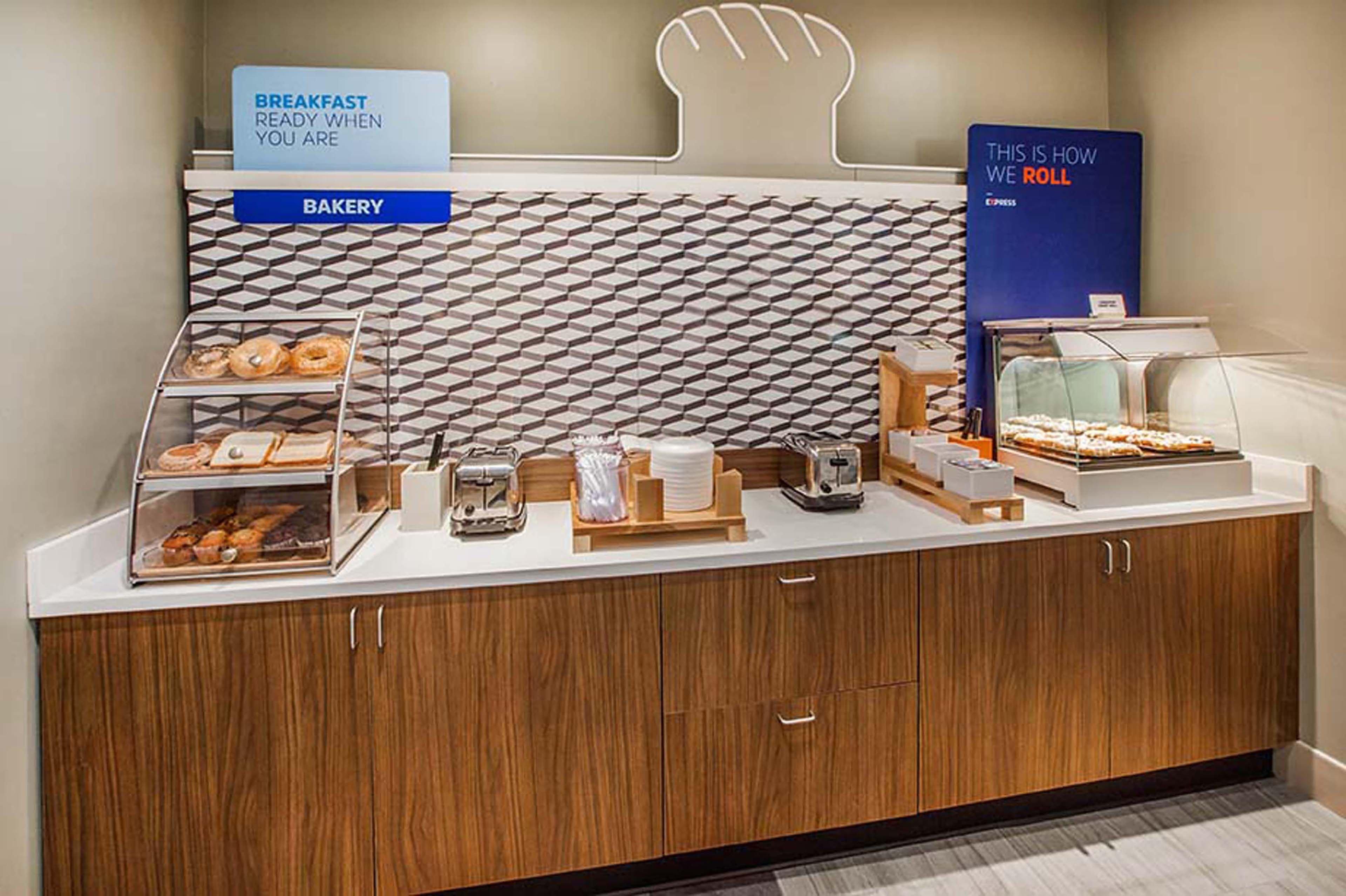 Holiday Inn Express & Suites Aberdeen By Ihg Ngoại thất bức ảnh